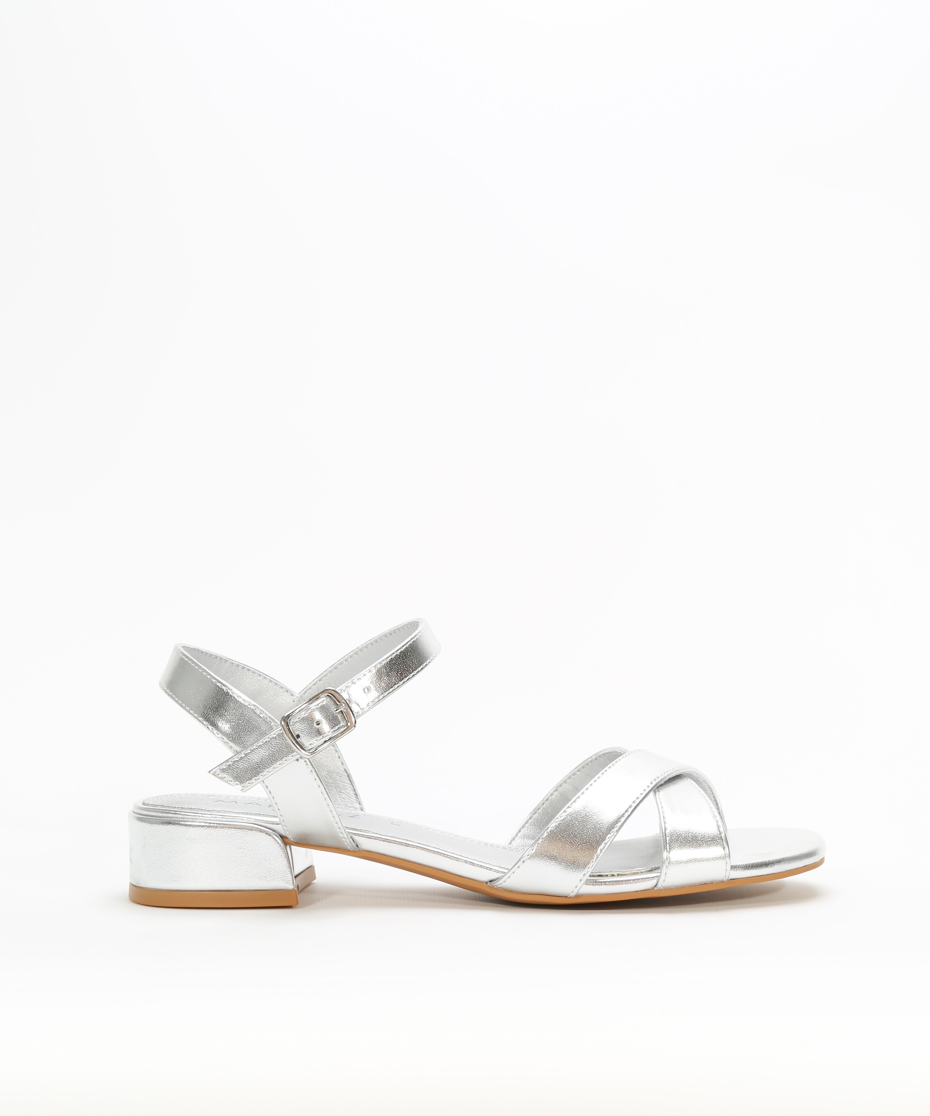 Sandalias tacón bajo